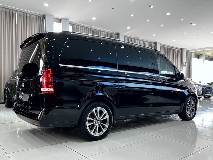 Фото 4 - Mercedes-Benz V-Class