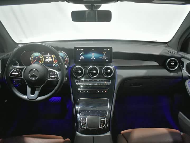 صورة 5 - Mercedes-Benz GLC-Class Coupe