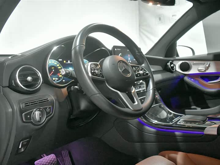 صورة 7 - Mercedes-Benz GLC-Class Coupe
