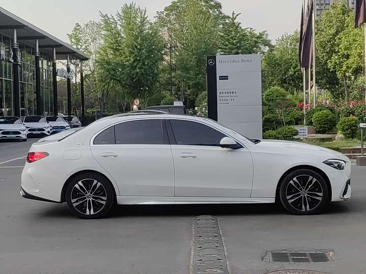 صورة 5 - Mercedes-Benz C-Class Hybrid
