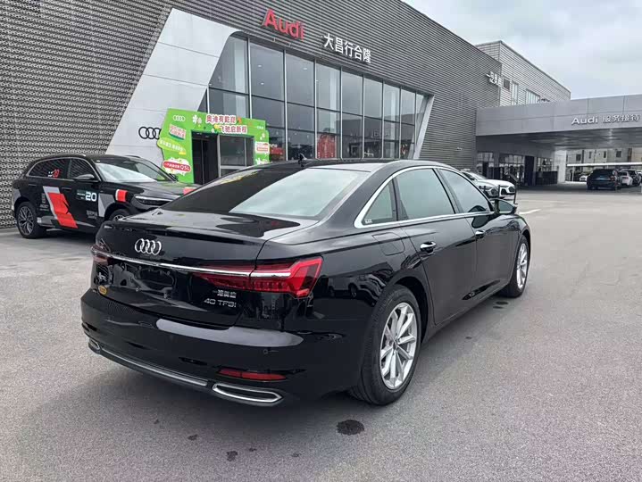 Фото 4 - Audi A6L