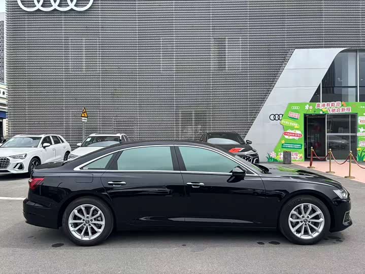 Фото 5 - Audi A6L