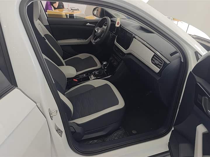 Volkswagen Tharu 2025 2025款 新锐 300TSI 锐意版