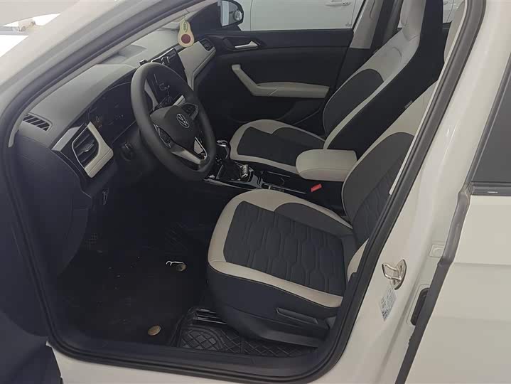 Volkswagen Tharu 2025 2025款 新锐 300TSI 锐意版