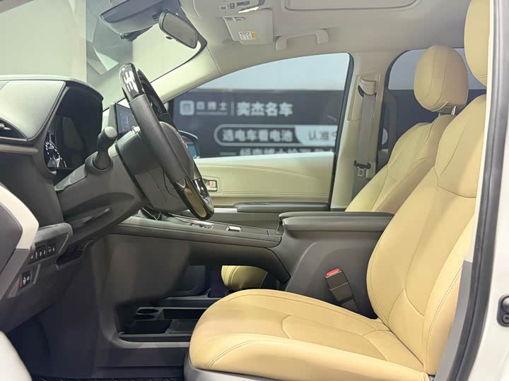 Toyota Sienna 2024 2024款 2.5L混动 舒适版