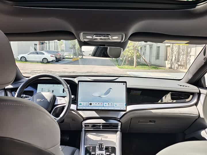 BYD Seal 07 DM-i Hybrid 2025 2025款 智驾版 DM-i 1.5L 125km 尊贵型