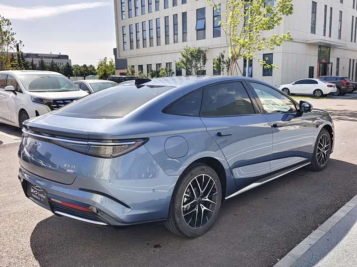 BYD Seal 07 DM-i Hybrid 2025 2025款 智驾版 DM-i 1.5L 125km 尊贵型