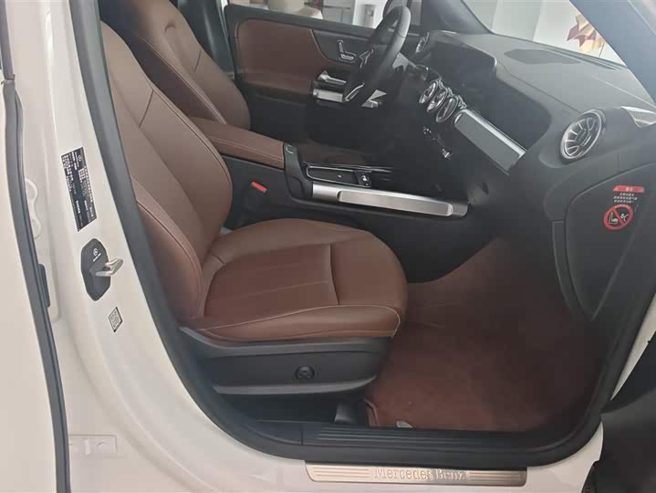 Mercedes-Benz GLB-Class 2024 2024款 改款 GLB 220 动感型