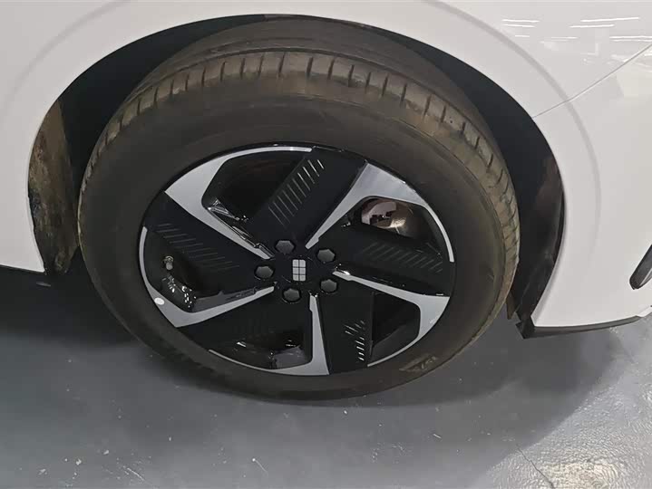 Geely Galaxy L6 2025 2025款 EM-i 140km 探索+版