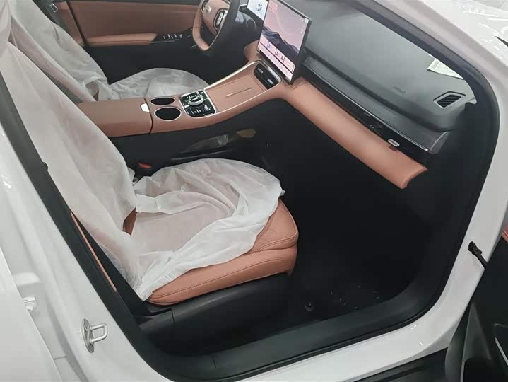 Geely Galaxy L6 2025 2025款 EM-i 140km 探索+版