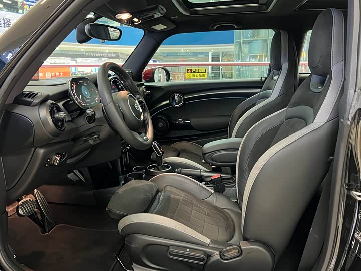 Mini Mini JCW 2022 2022款 2.0T JOHN COOPER WORKS ALL-IN