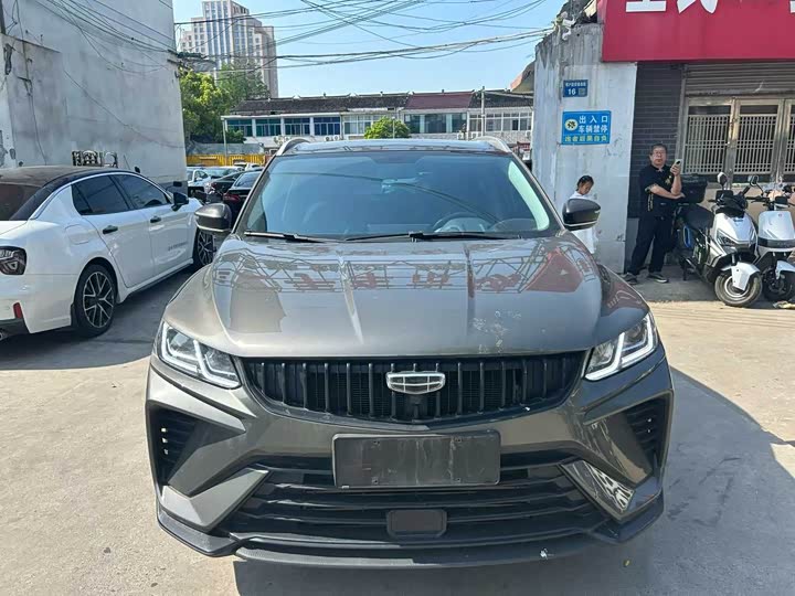 Фото 2 - Geely Coolray
