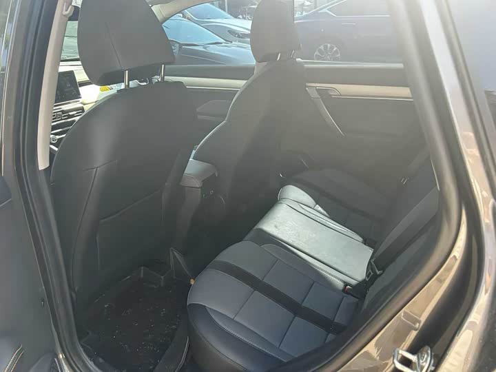 Фото 9 - Geely Coolray