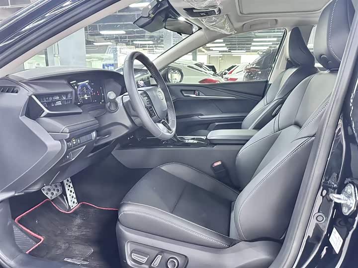 Toyota Camry 2026 2026款 双擎 2.0HSE 运动Lite版