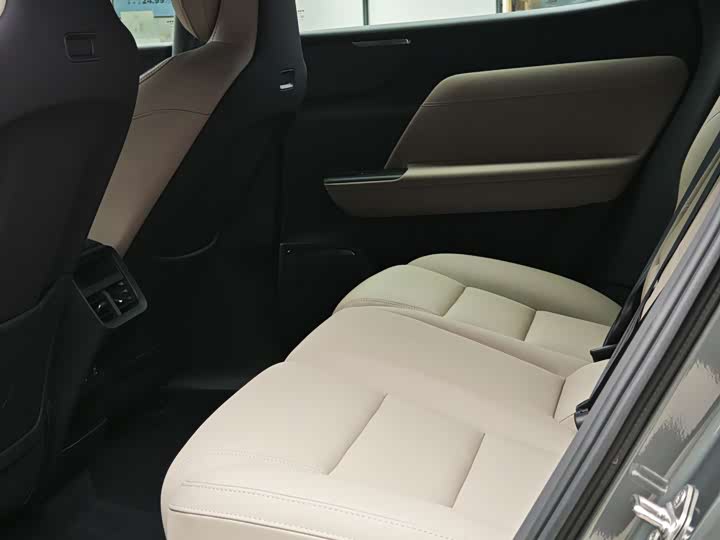 Volvo XC70 Hybrid 2026 2026款 四驱超长续航Core