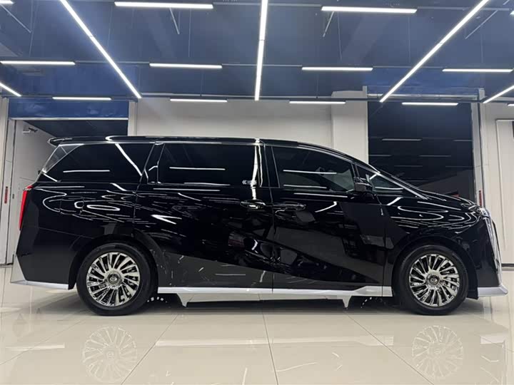 GAC Trumpchi M8 2025 2025款 宗师系列 超级混动版