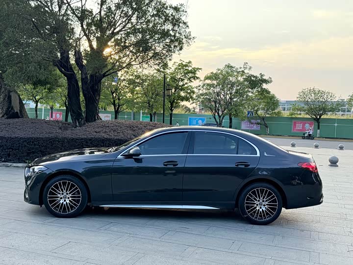 Zdjęcie 8 - Mercedes-Benz C-Class