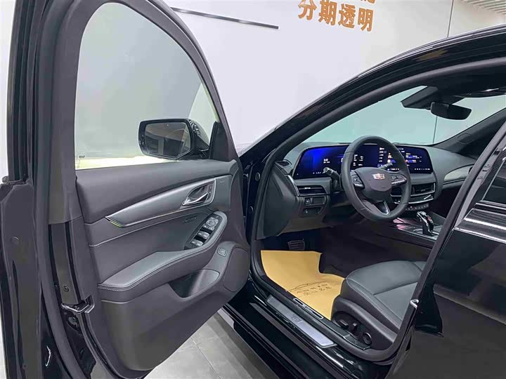 Cadillac CT5 2025 2025款 28T 赛道性能版