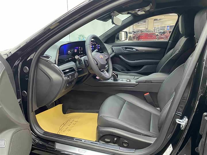 Cadillac CT5 2025 2025款 28T 赛道性能版