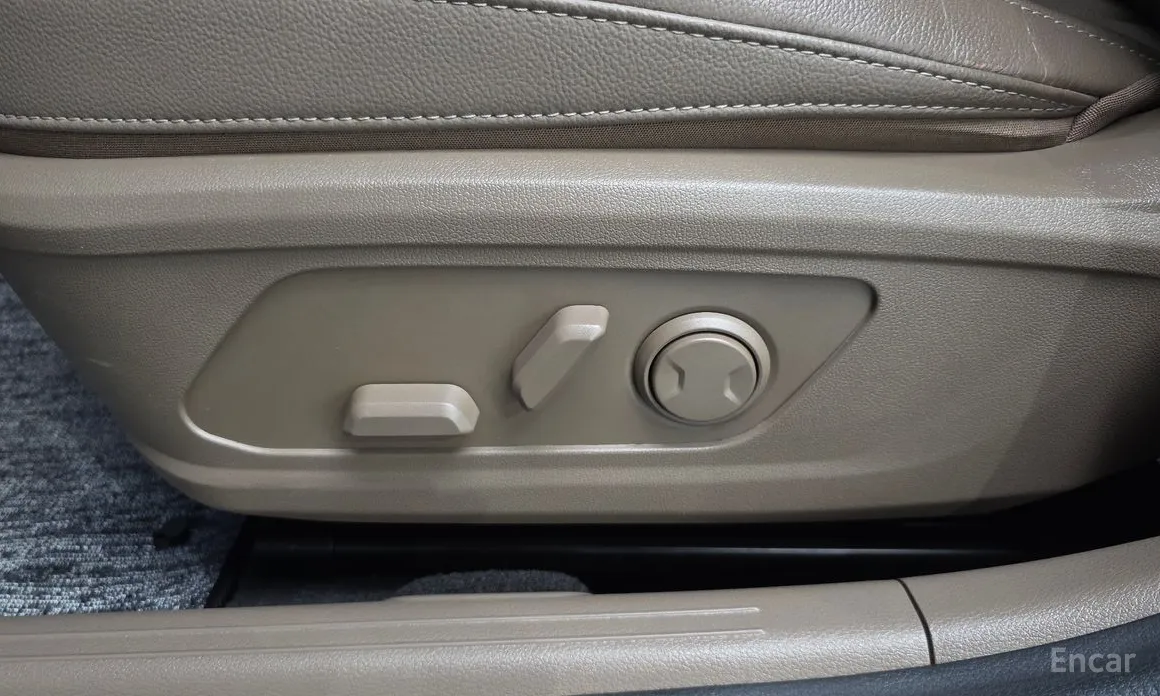 Photo 16 - Kia K8