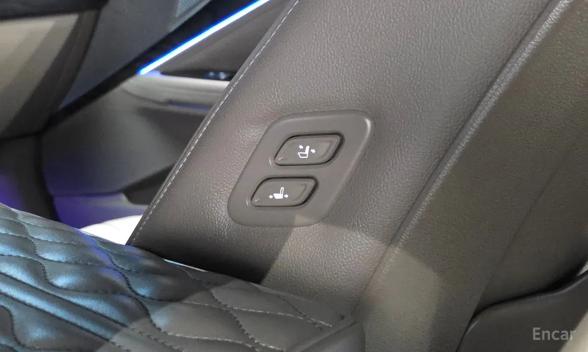 Photo 17 - Kia K8