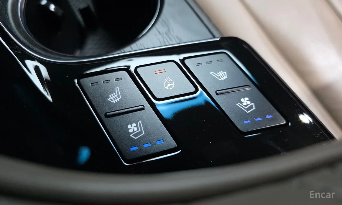Photo 18 - Kia K8