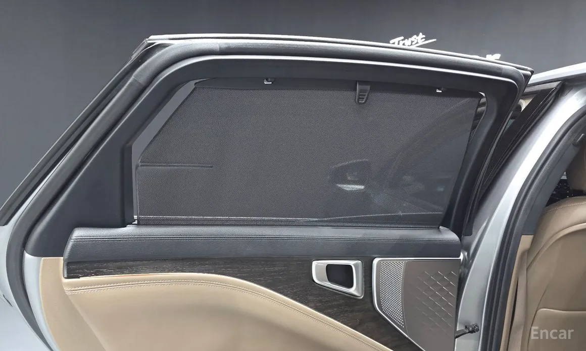Photo 30 - Kia K8
