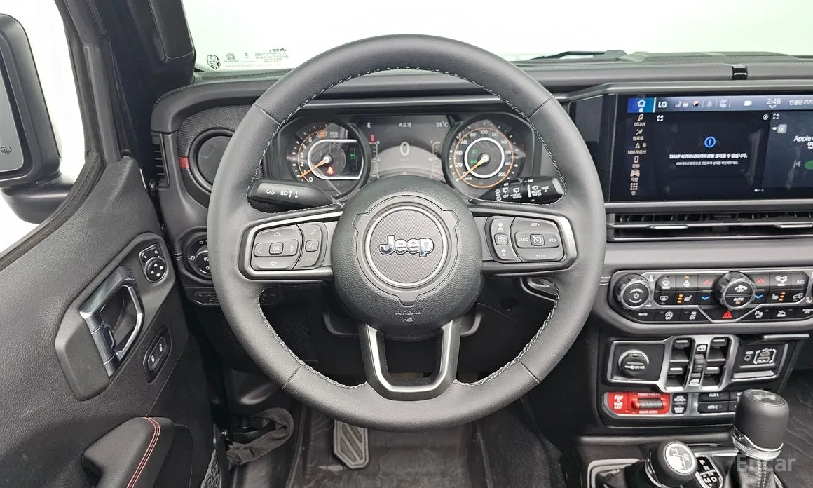 Photo 13 - Jeep Wrangler