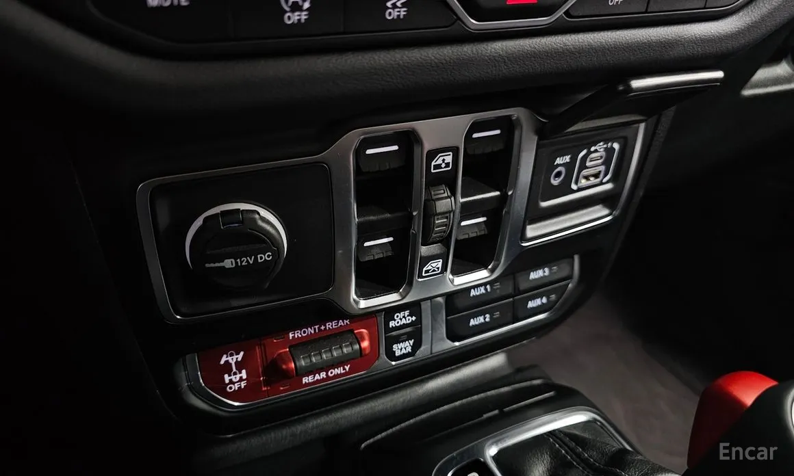 Photo 18 - Jeep Wrangler