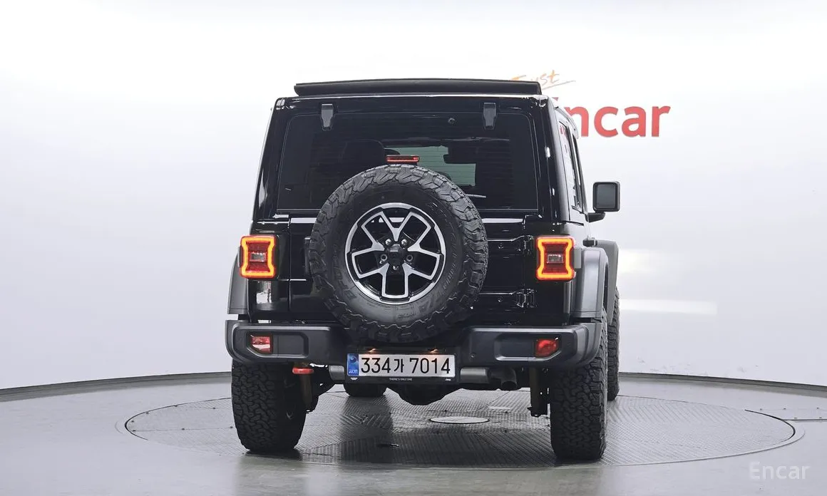Photo 4 - Jeep Wrangler