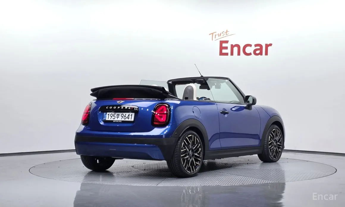 Mini Cooper Convertible 2025 Favoured
