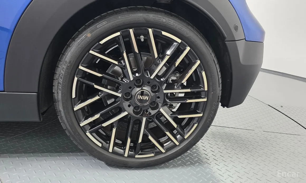 Mini Cooper Convertible 2025 Favoured