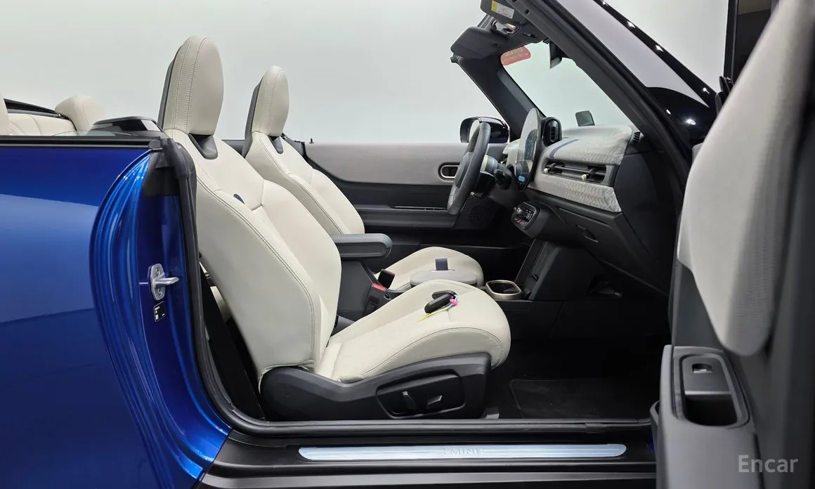Mini Cooper Convertible 2025 Favoured