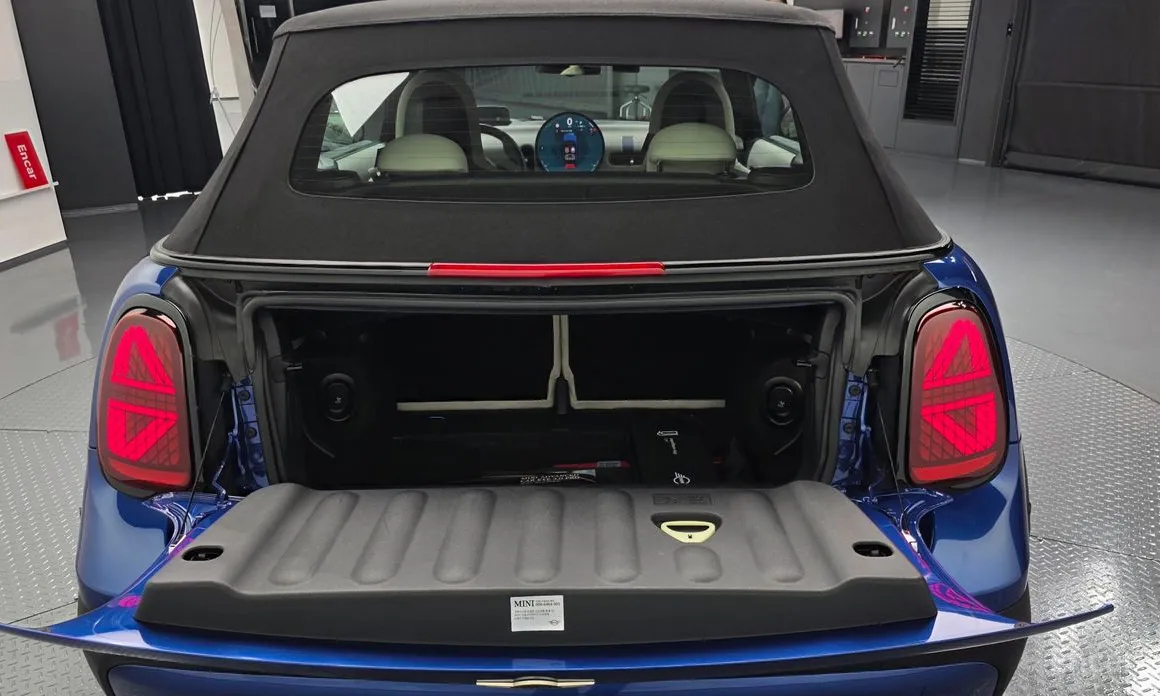 Mini Cooper Convertible 2025 Favoured