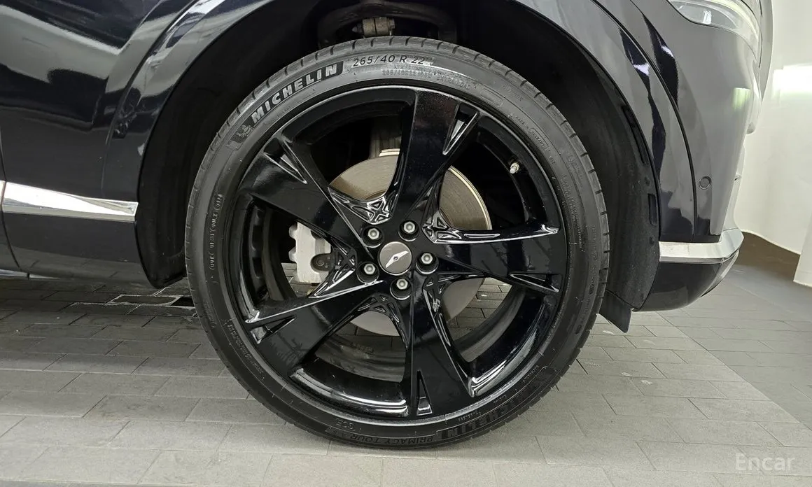 Фото 21 - Genesis GV80