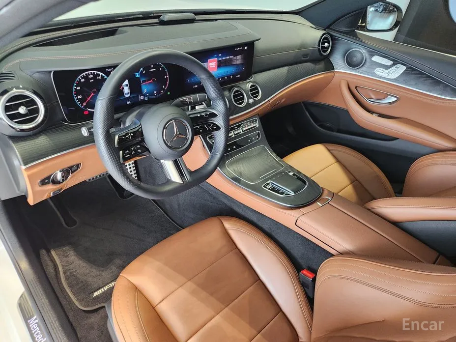 Фото 10 - Mercedes-Benz E-Class