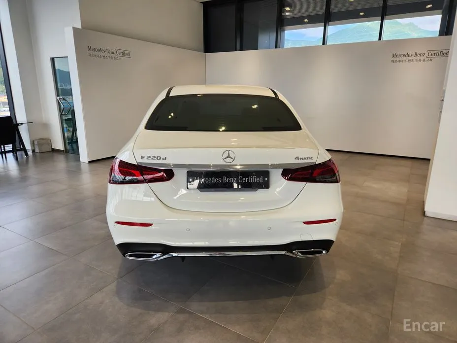 Фото 7 - Mercedes-Benz E-Class