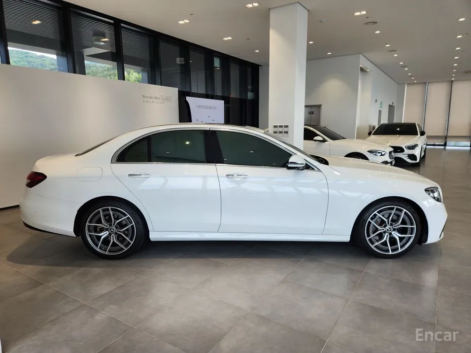 Фото 8 - Mercedes-Benz E-Class