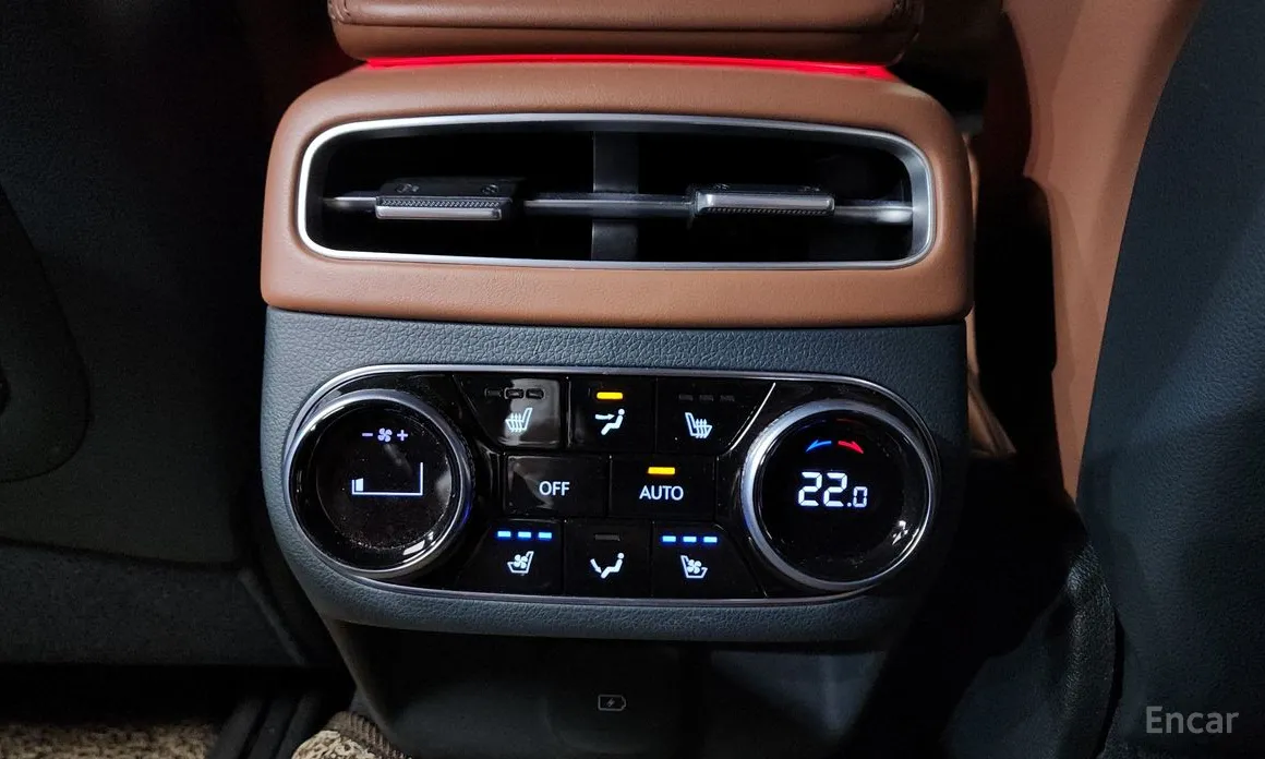 Фото 37 - Genesis GV70