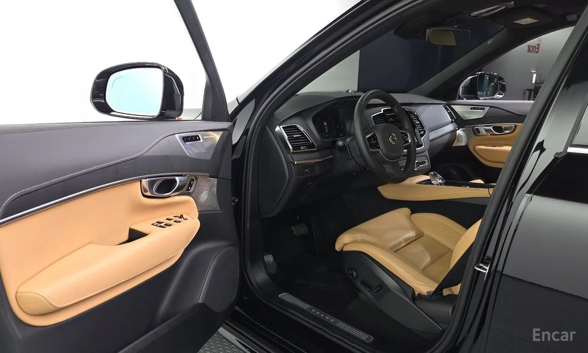 Фото 10 - Volvo XC90