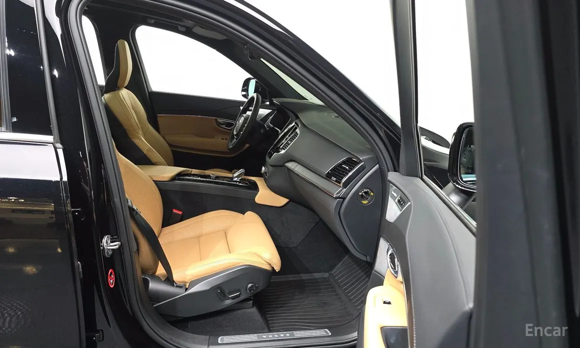 Фото 11 - Volvo XC90