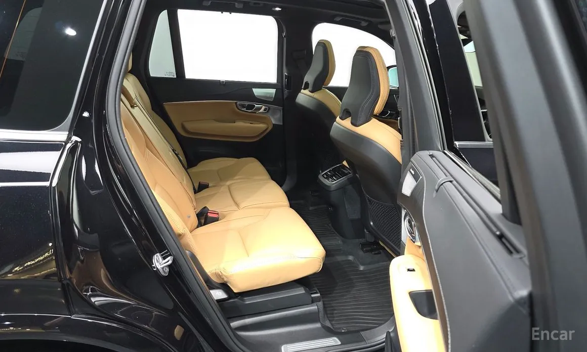 Фото 12 - Volvo XC90