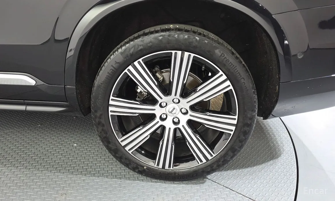 Фото 21 - Volvo XC90