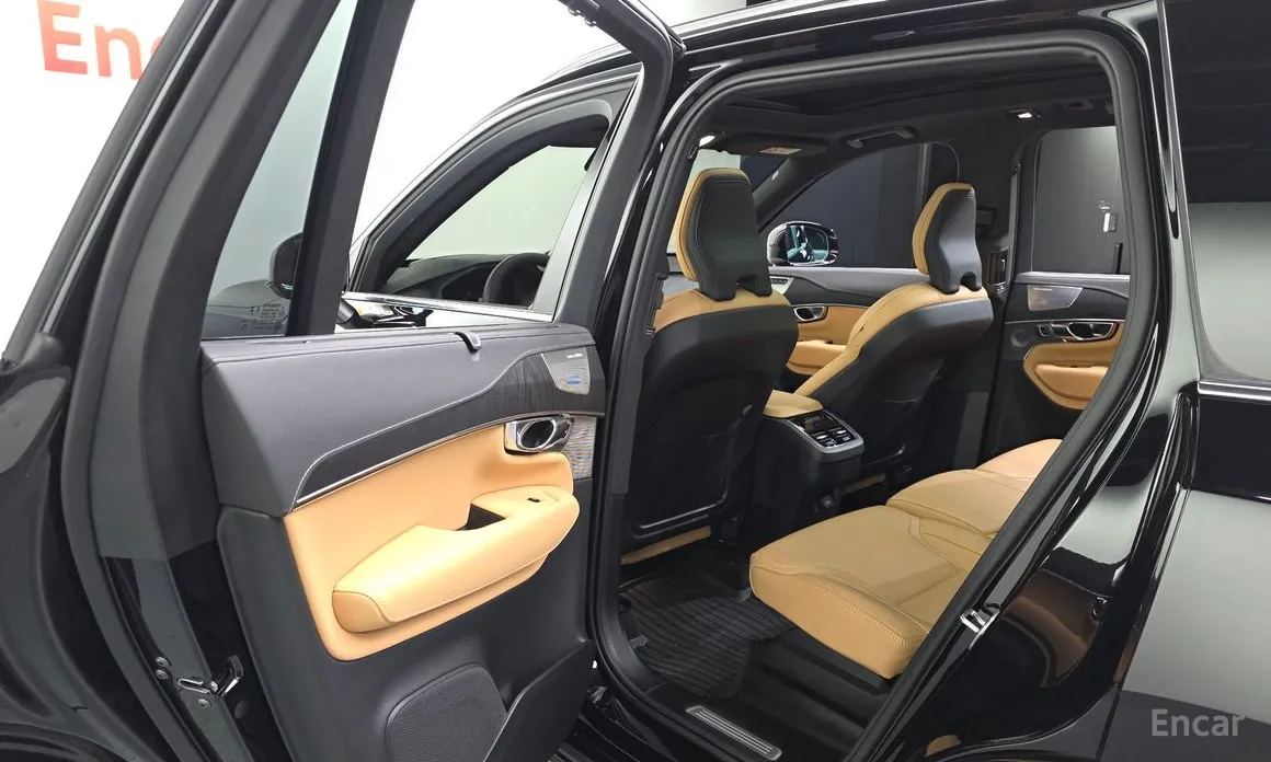 Фото 26 - Volvo XC90