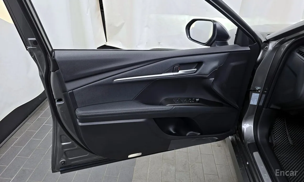 Toyota Camry 2024 2.5 XLE Hybrid