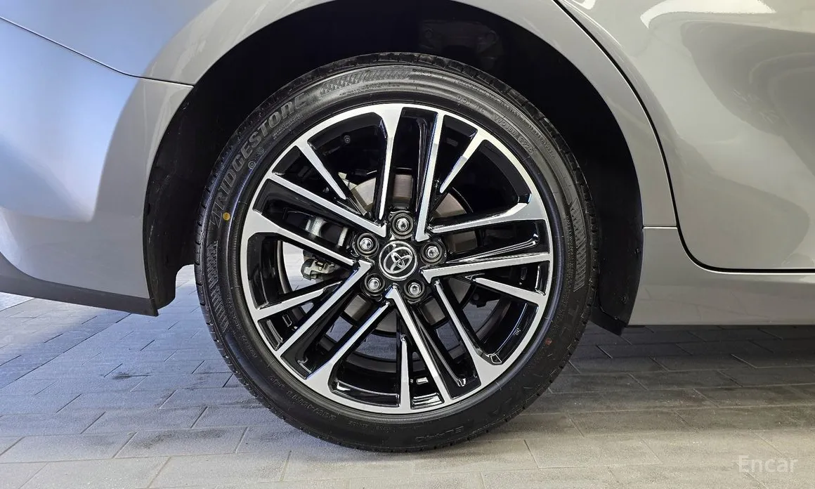 Toyota Camry 2024 2.5 XLE Hybrid