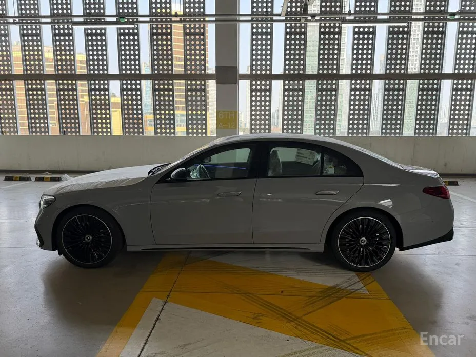Mercedes-Benz E-Class 2024 E300 4MATIC AMG Line