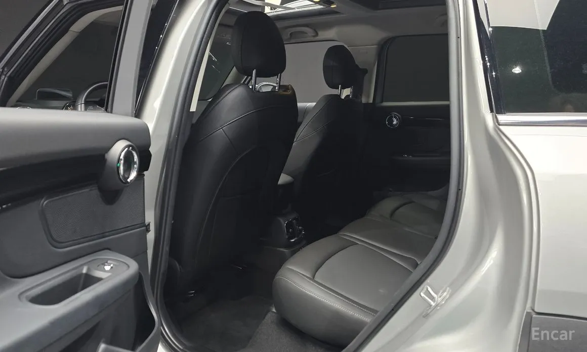Mini Countryman 2011 Classic Plus Launch Pack