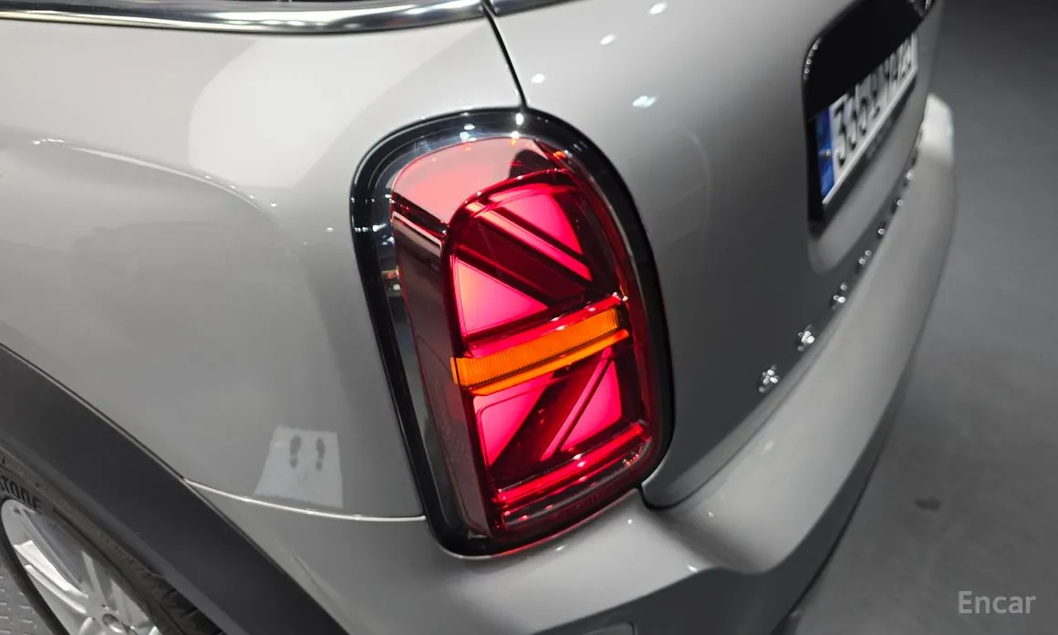 Mini Countryman 2011 Classic Plus Launch Pack