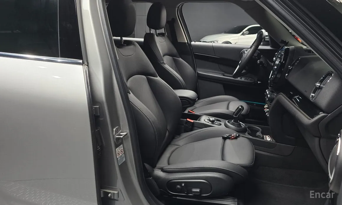 Mini Countryman 2011 Classic Plus Launch Pack
